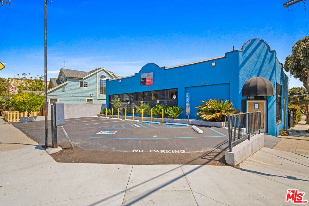 Unique opportunity to acquire a former general market site and convert to an extraordinary residential property. Building has new HVAC, new roof, new slurry coat in the parking lot, remodeled bathroom, upgraded power panel. The OP2, or "Ocean Park Low Density Residential" Zoning District is intended to provide a variety of low-density housing types that reflect the distinct identity of the Ocean Park neighborhood. These types include single-unit dwellings, accessory dwelling units, junior accessory dwelling units, duplexes and triplexes, townhouses, and courtyard housing with at least 2,000 sq. ft. of parcel area per unit. In addition to low density residential development, this District provides for uses such as transitional housing or hospice facilities, family day care, and neighborhood serving uses such as childcare, neighborhood grocery stores, and community facilities that may be appropriate in a residential environment.