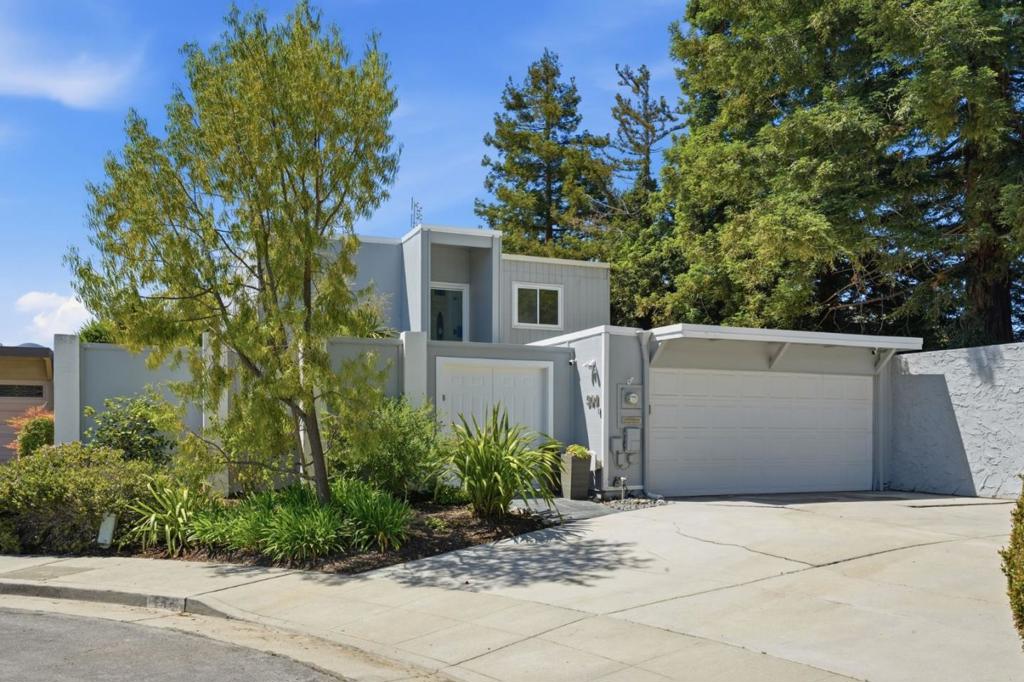 544 Castlerock Court