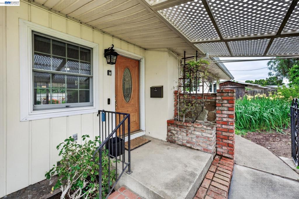 1355 Chandler Ct