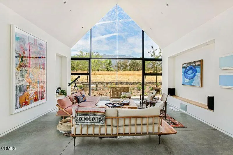 Ojai, California 93023, United States, 5 Bedrooms Bedrooms, ,5 BathroomsBathrooms,Residential,Active,201488