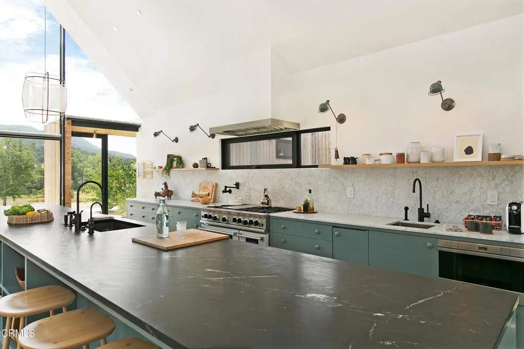 Ojai, California 93023, United States, 5 Bedrooms Bedrooms, ,5 BathroomsBathrooms,Residential,Active,201488