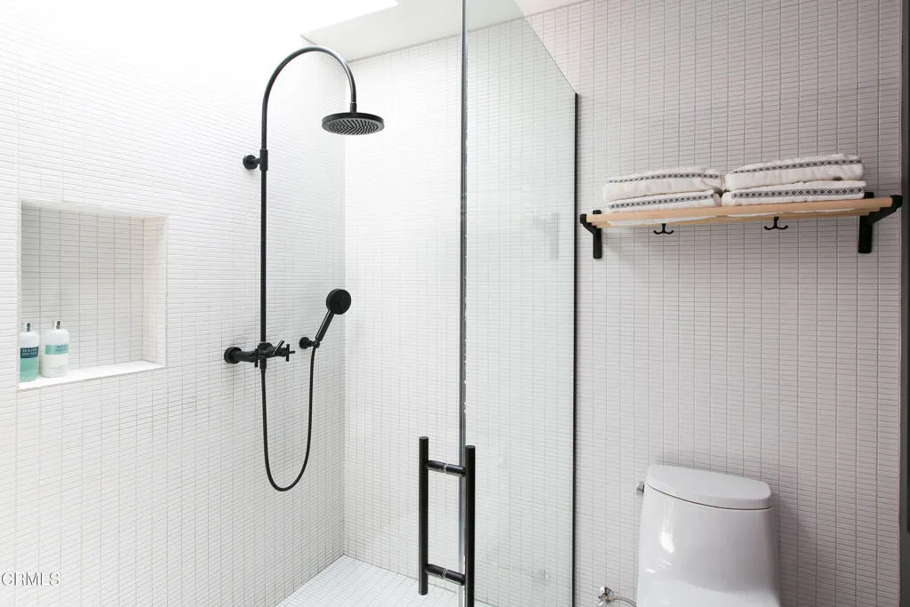 Ojai, California 93023, United States, 5 Bedrooms Bedrooms, ,5 BathroomsBathrooms,Residential,Active,201488