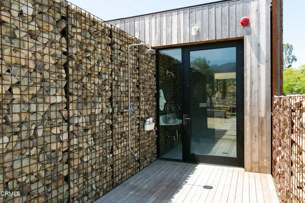 Ojai, California 93023, United States, 5 Bedrooms Bedrooms, ,5 BathroomsBathrooms,Residential,Active,201488