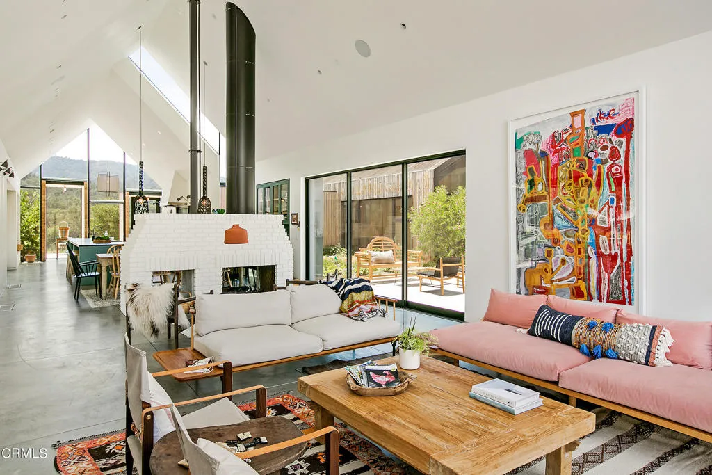 Ojai, California 93023, United States, 5 Bedrooms Bedrooms, ,5 BathroomsBathrooms,Residential,Active,201488