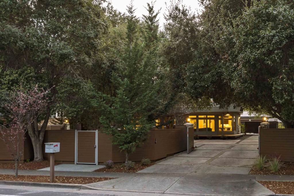706 N San Antonio Road