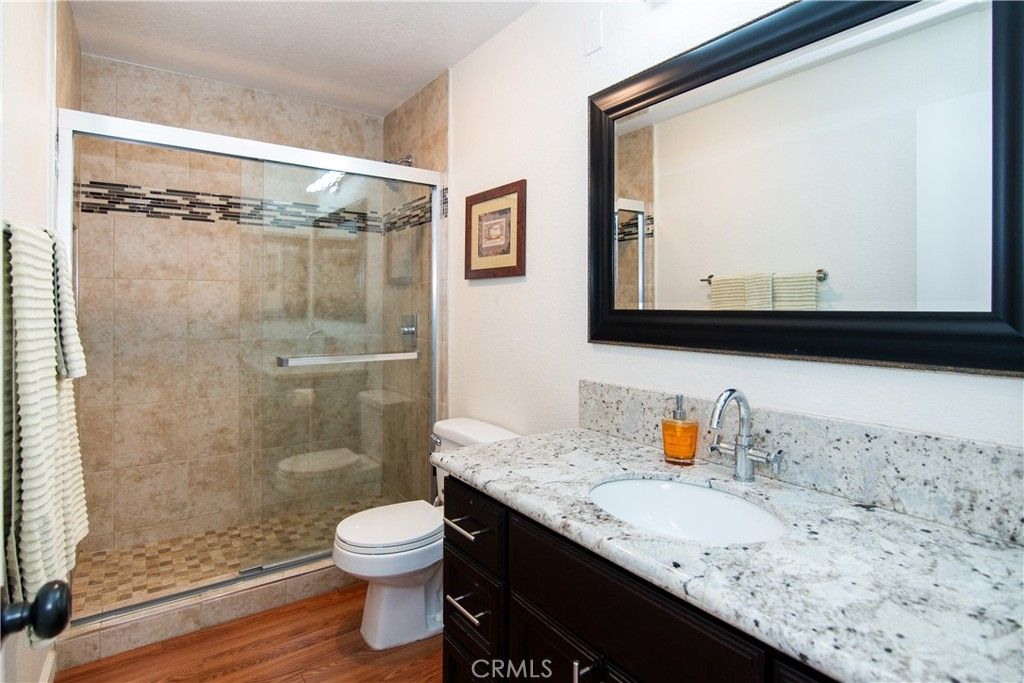 listing image 130724407939802636019