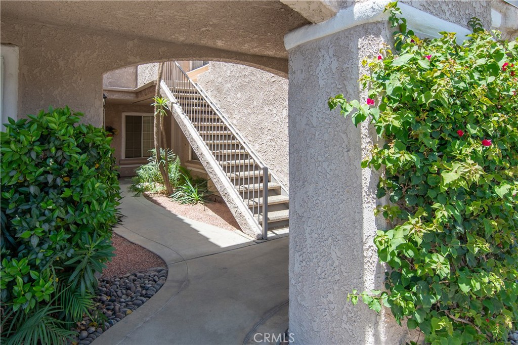 2001 E Camino Parocela I60