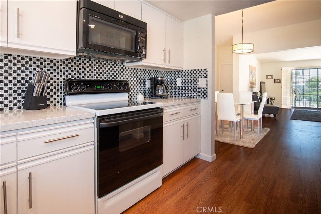 listing image 130724017327779474824