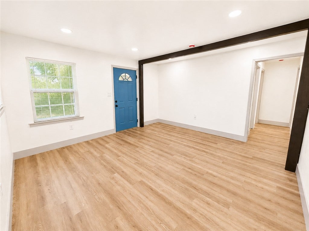 3243 E Platt