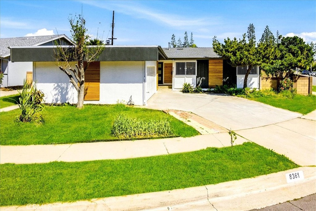 8361 Sierra Bonita