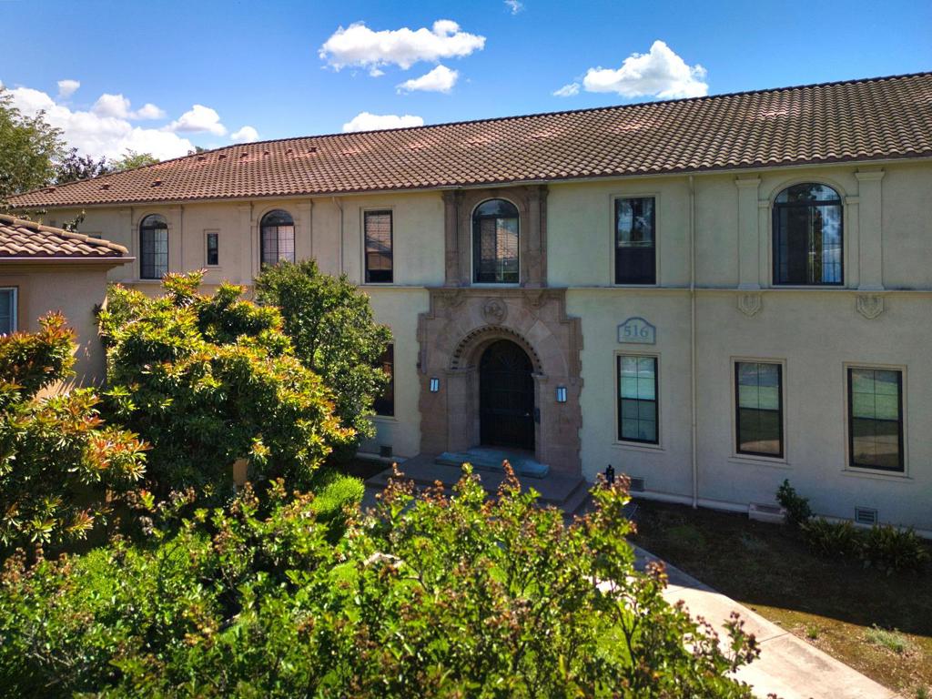516 Martha Street 207