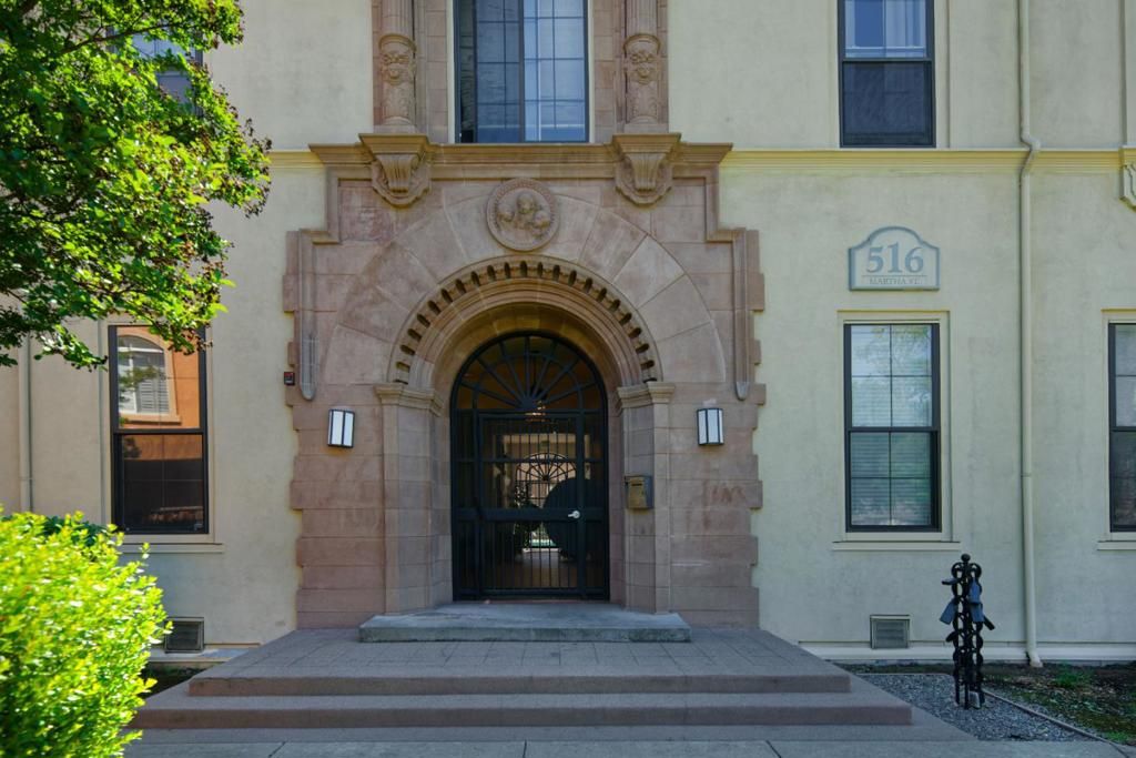 Photo of 516 Martha Street #207, San Jose, CA 95112 (MLS # ML82043344)