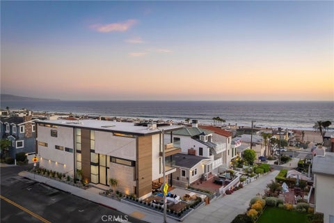 Photo of 232 6th Street, Manhattan Beach, CA 90266 (MLS # SB26170091)