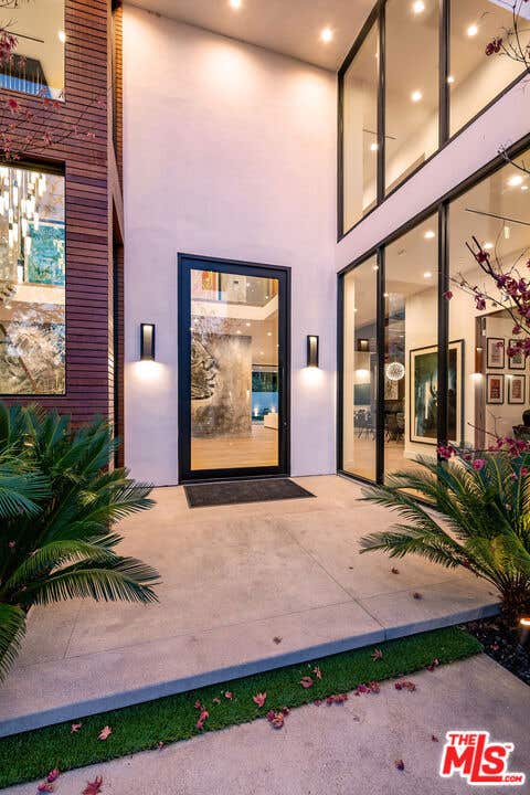 Photo of 4530 Libbit Avenue, Encino, CA 91436 (MLS # 26862733)