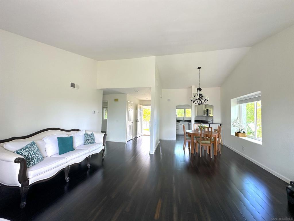 16238 Avenida Venusto E