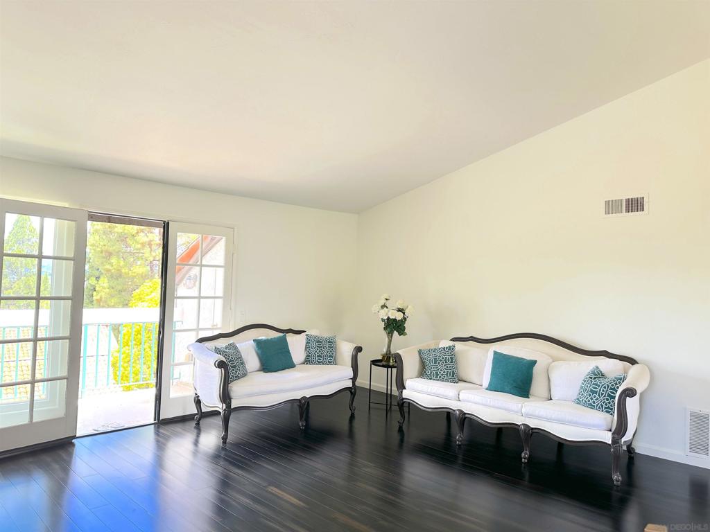 16238 Avenida Venusto E