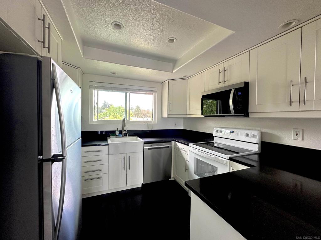 16238 Avenida Venusto E