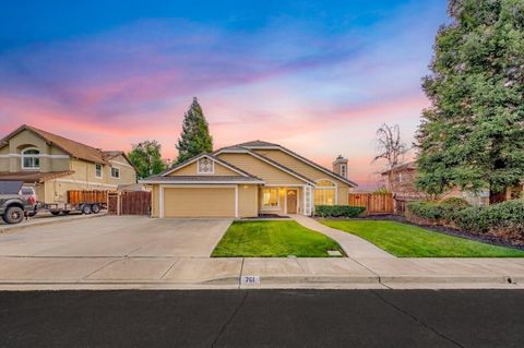 Photo of 761 761 Cottonwood Ct Ct, Livermore, CA 94551 (MLS # 41124151)