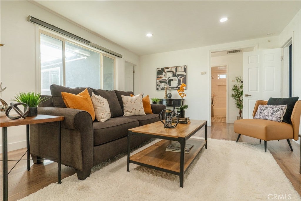 12451 Nutwood