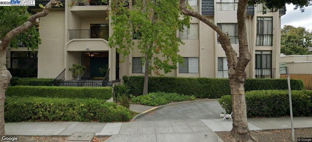 Photo of 1133 Douglas Avenue Ave #3, Burlingame, CA 94010 (MLS # 41114611)