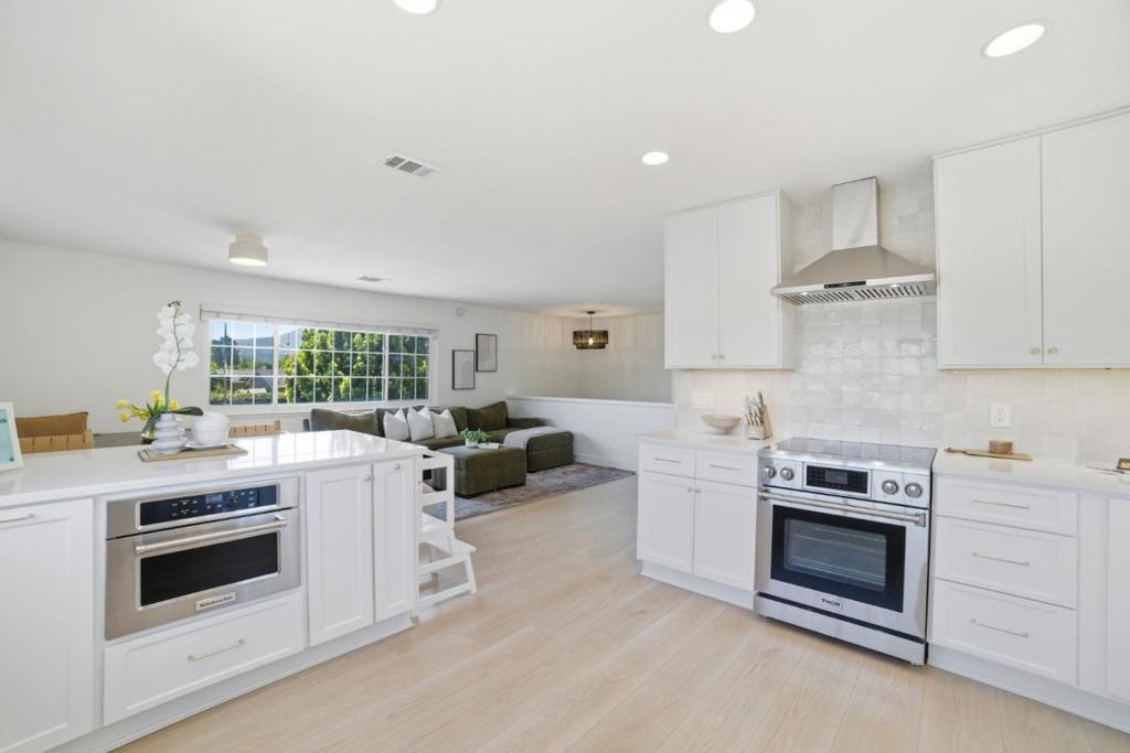 1567 Glencrest Drive