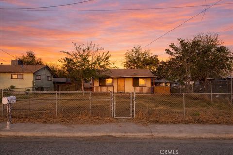 Photo of 548 Page St, Porterville, CA 93257 (MLS # PW26084664)