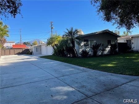 Photo of 325 La Paloma Street, Redlands, CA 92373 (MLS # LG26166540)
