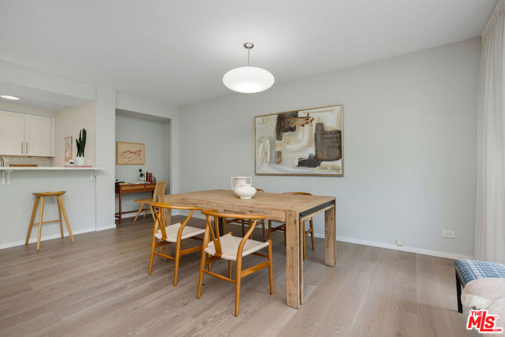 2220 Avenue Of The Stars 205