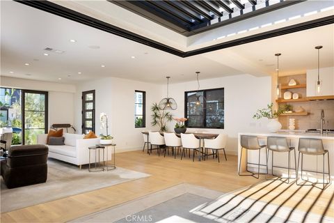 Photo of 304 Goldenrod Avenue, Corona Del Mar, CA 92625 (MLS # NP26058399)