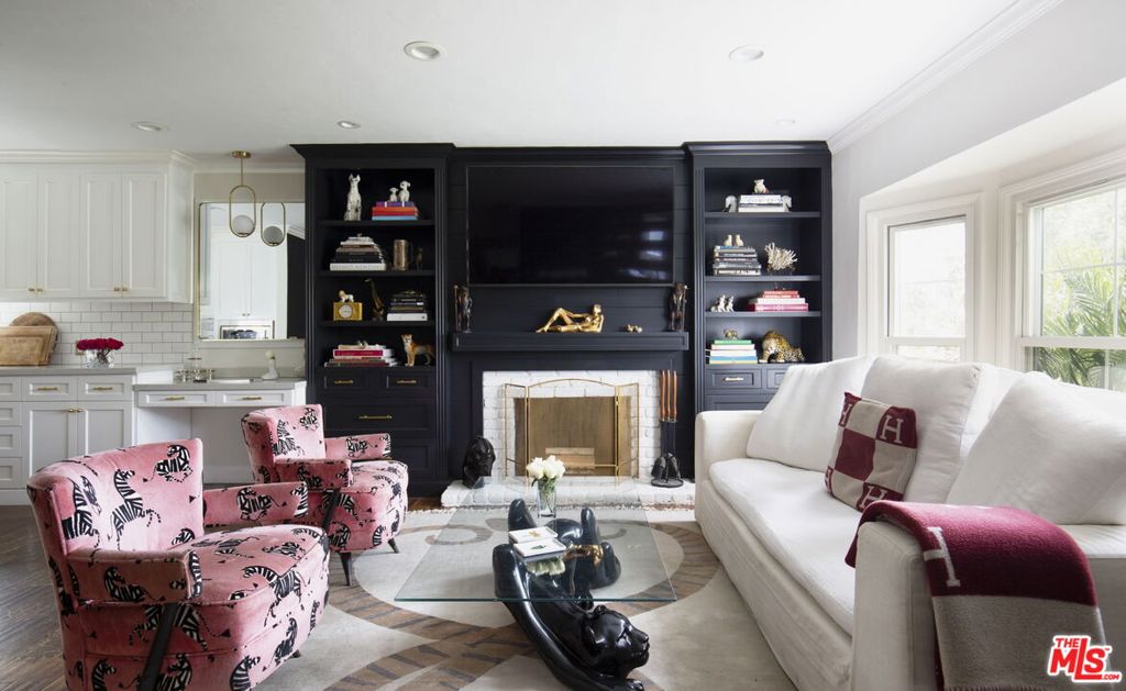 Properties 4 6616 W 87th Street