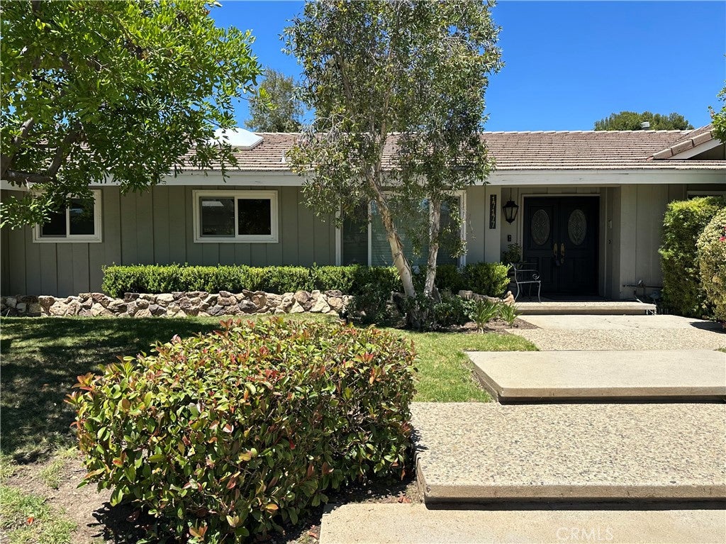 17177 Superior St St, Northridge CA 91325