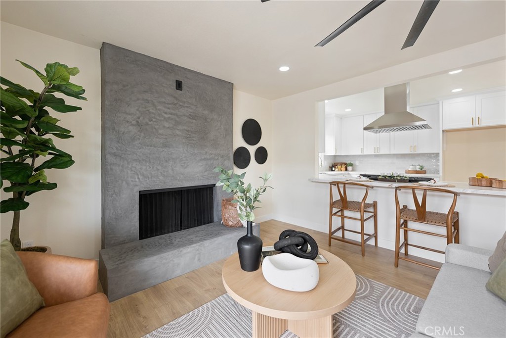 1612 E Palmyra