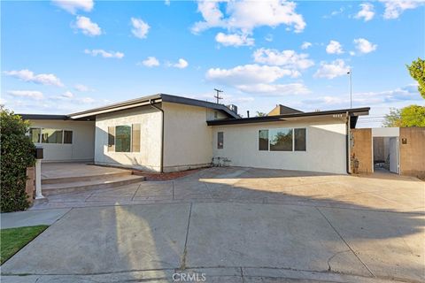 Photo of 9055 Forbes, Northridge, CA 91343 (MLS # GD25256323)