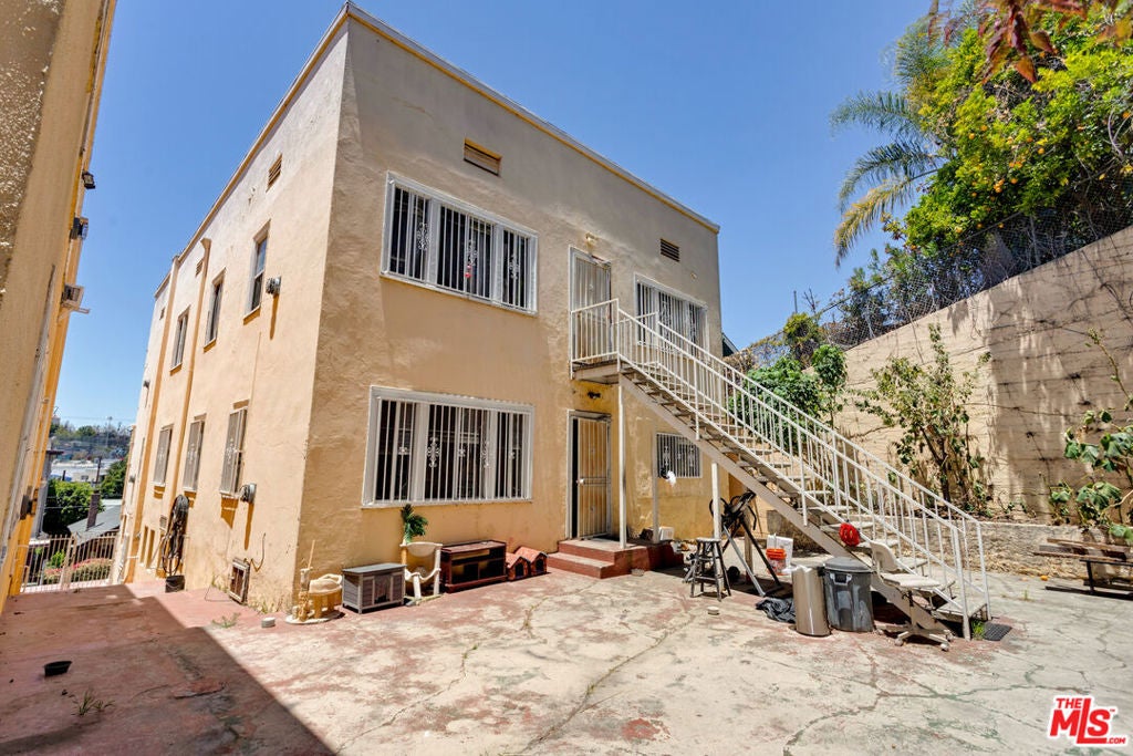 146 Douglas Street