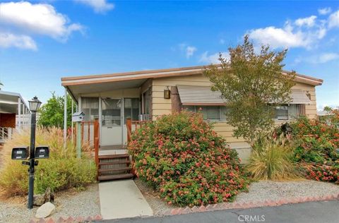 Photo of 332 N. Lyon Ave, Hemet, CA 92543 (MLS # OC26104943)