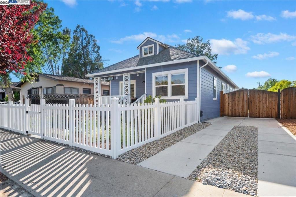 Photo of 2542 Fourth St St, Livermore, CA 94550 (MLS # 41115354)