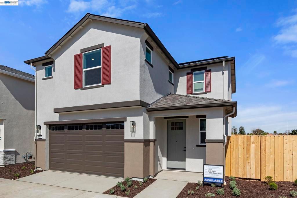 Photo of 863 Pecan Tree Ln Ln, Galt, CA 95632 (MLS # 41128913)