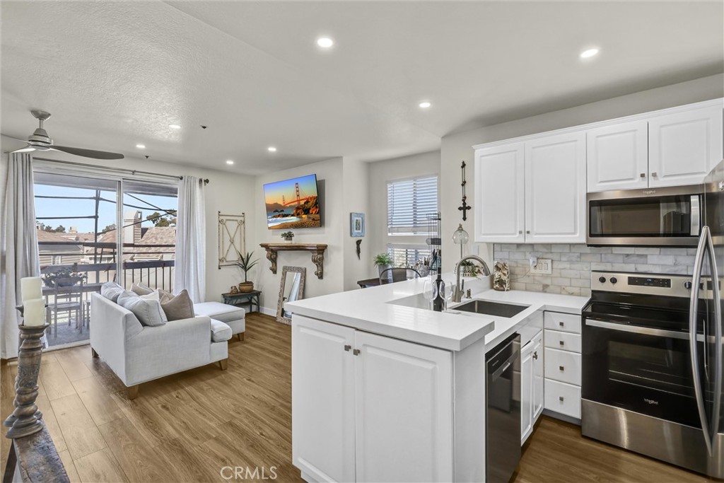 20301 Bluffside D313