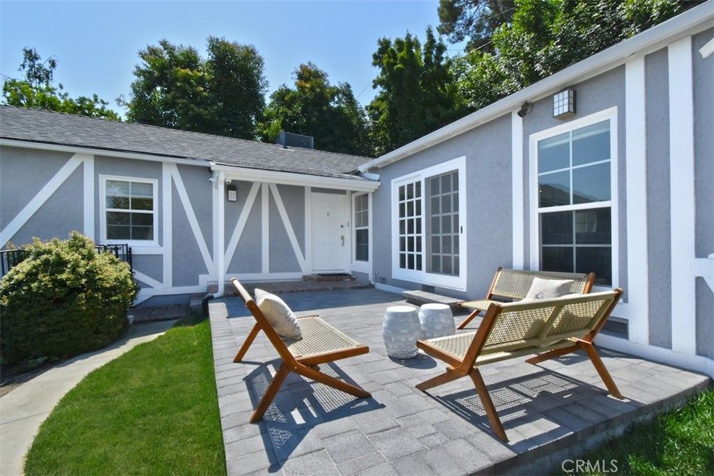 Photo of 3753 Berry Drive, Studio City, CA 91604 (MLS # SR25249055)