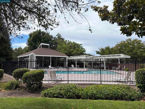 Tiny photo for 2834 Royal Ann Ln. LN, Concord, CA 94518 (MLS # 41142189)