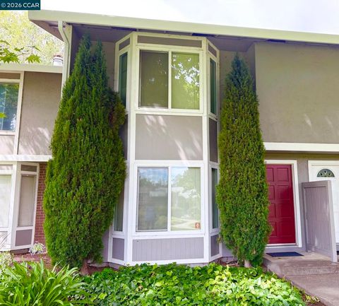 Photo of 2834 Royal Ann Ln. LN, Concord, CA 94518 (MLS # 41142189)