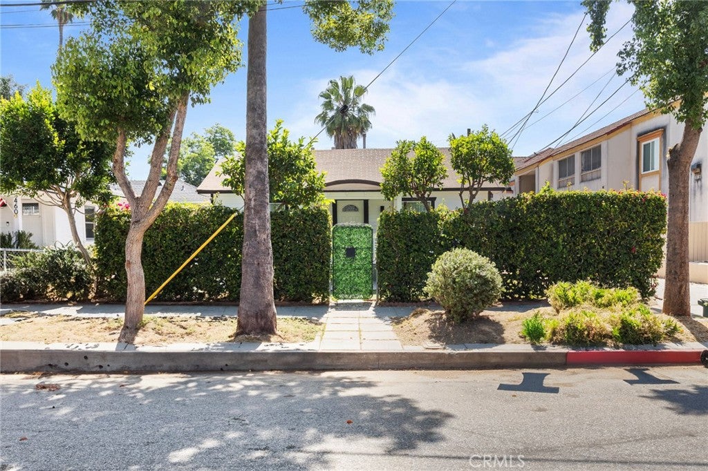 450 N Holliston AVE, Pasadena CA 91106