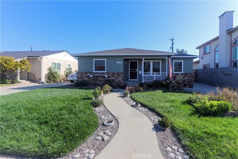 Photo of 10556 Haledon Ave, Downey, CA 90241 (MLS # DW25268163)