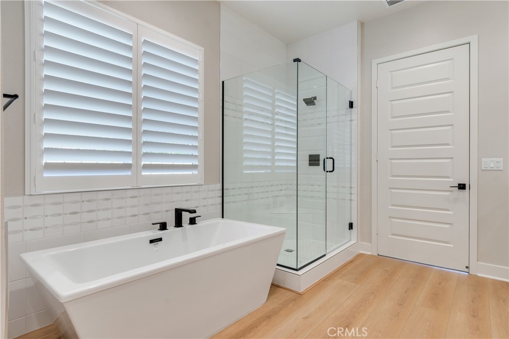 Pacific Royal Oaks - Residential