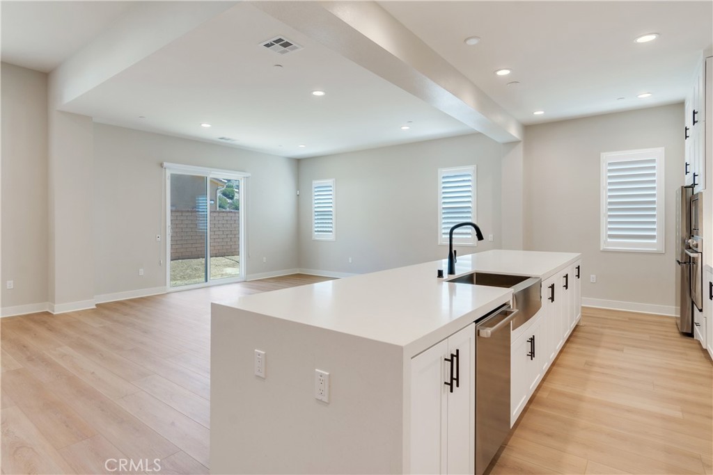 Pacific Royal Oaks - Residential