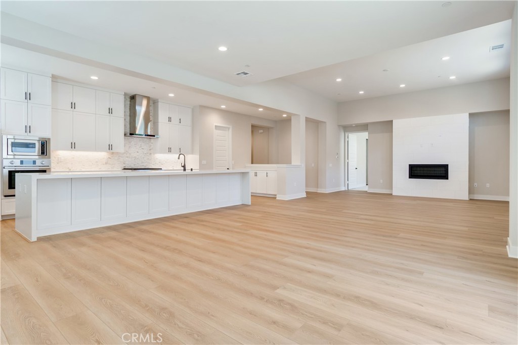 Pacific Royal Oaks - Residential