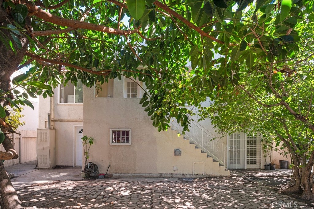 231 W 19th