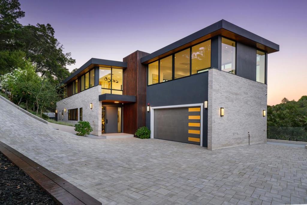 910 La Senda Road