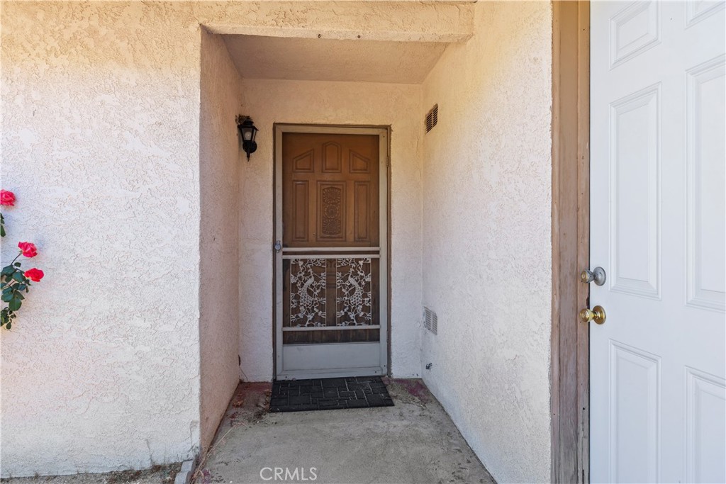 8451 Zohra Canyon Rd