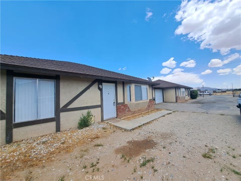 Photo of 12222 Kiowa RD #4, Apple Valley, CA 92308 (MLS # SW26217302)